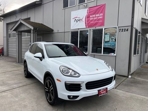 Used 2015 Porsche Cayenne S AWD/4WD image 1