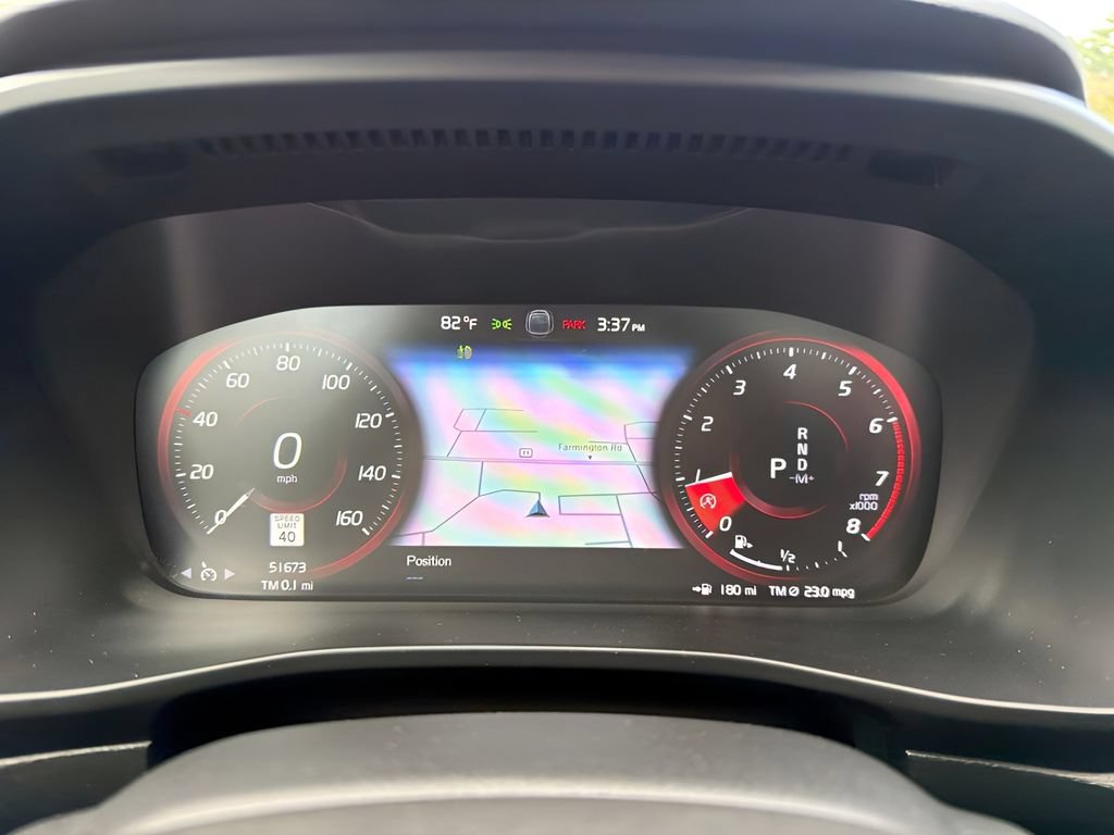 Used 2021 Volvo XC40 T5 R-Design w/ Climate Package AWD/4WD image 12