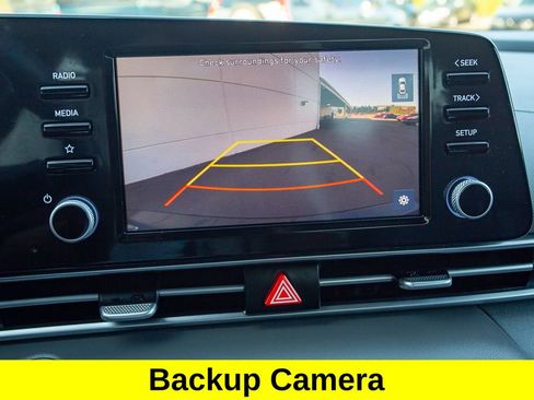 Used 2022 Hyundai Elantra SEL w/ Convenience Package FWD image 7