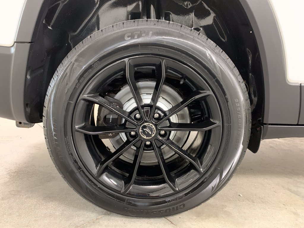 Used 2019 Jeep Cherokee Limited w/ Luxury Group AWD/4WD image 29