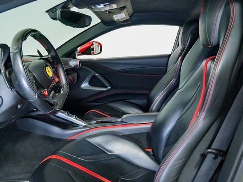 Used 2018 Ferrari 812 Superfast RWD image 17