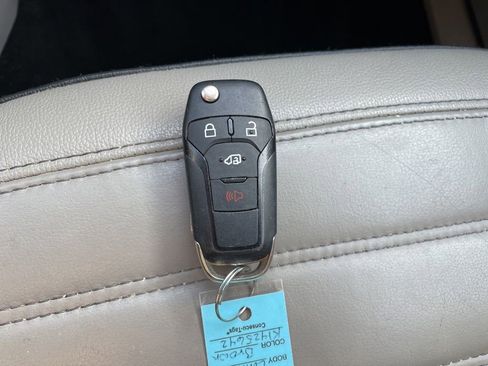 Used 2019 Ford Transit Connect XLT w/ XLT Premium Package image 29