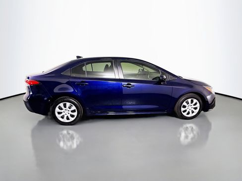 Used 2021 Toyota Corolla LE image 11