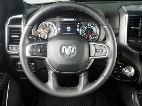 Used 2022 RAM 1500 4x4 Crew Cab Laramie image 17