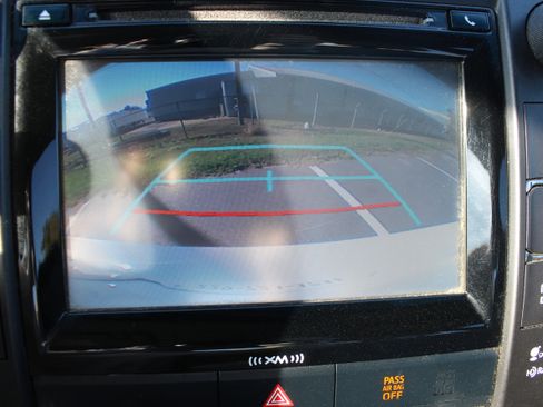 Used 2017 Toyota Camry SE w/ Moonroof Package image 33