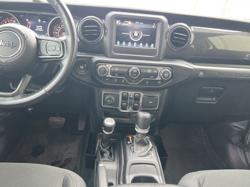 Used 2021 Jeep Wrangler Unlimited Sport image 30