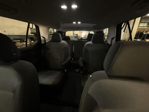 Used 2019 Chevrolet Traverse LT FWD image 28
