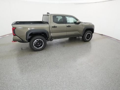 New 2025 Toyota Tacoma TRD Off-Road AWD/4WD image 10