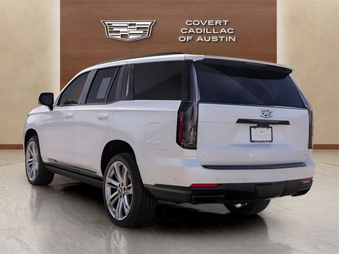 Used 2025 Cadillac Escalade Sport Platinum image 3