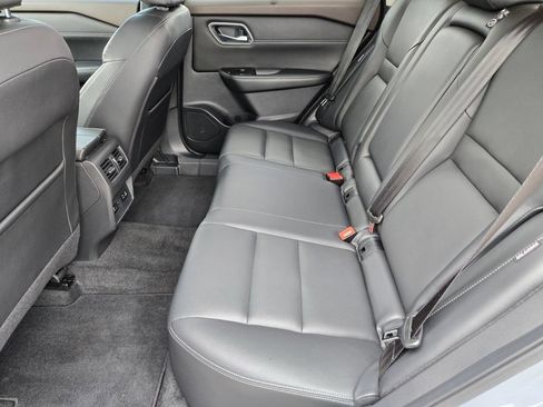 Certified 2021 Nissan Rogue SL FWD image 12