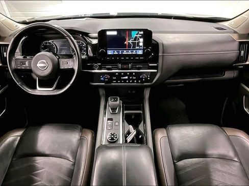 Used 2023 Nissan Pathfinder Platinum w/ Cargo Package AWD/4WD image 18