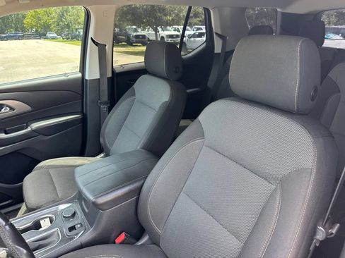 Used 2018 Chevrolet Traverse LT FWD image 10