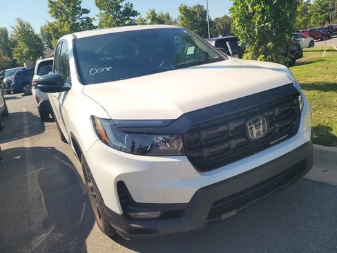 Used 2024 Honda Ridgeline Black Edition image 3