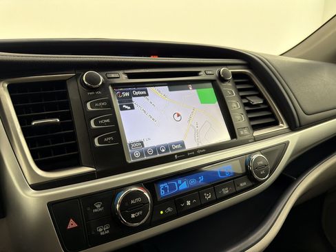 Used 2017 Toyota Highlander XLE AWD/4WD image 20