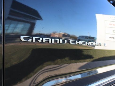 Used 2023 Jeep Grand Cherokee Summit w/ Adv Protech Group IV image 8