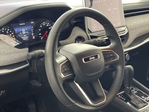 Used 2024 Jeep Compass Sport image 13