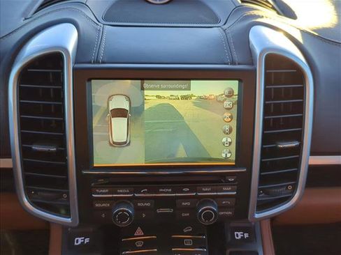 Used 2016 Porsche Cayenne image 19