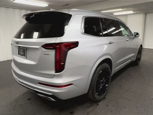 Certified 2020 Cadillac XT6 Premium Luxury image 8
