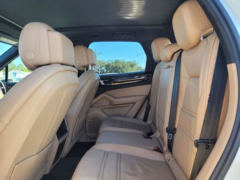 Used 2020 Porsche Cayenne image 29