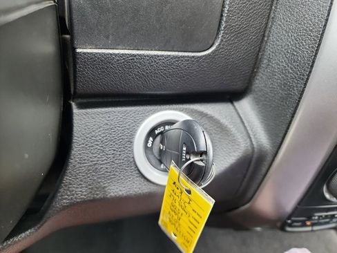 Used 2024 RAM 1500 Classic SLT AWD/4WD image 27