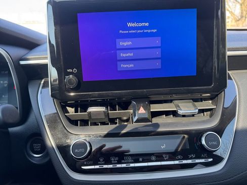 Used 2023 Toyota Corolla Cross XLE w/ Convenience Package image 21