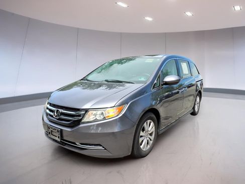 Used 2016 Honda Odyssey SE image 2