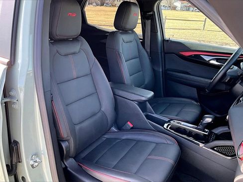 Used 2024 Chevrolet TrailBlazer RS w/ Driver Confidence Package image 7