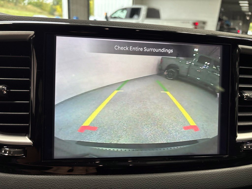 Used 2025 Chrysler Pacifica Select FWD image 18