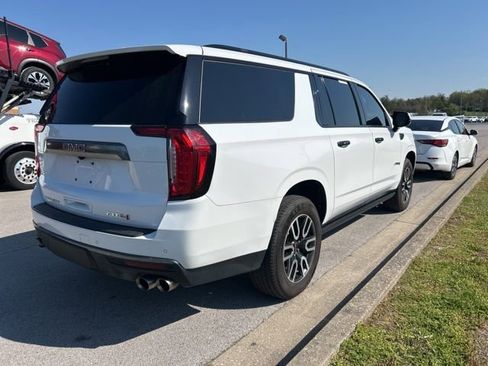 Used 2022 GMC Yukon XL AT4 AWD/4WD image 3
