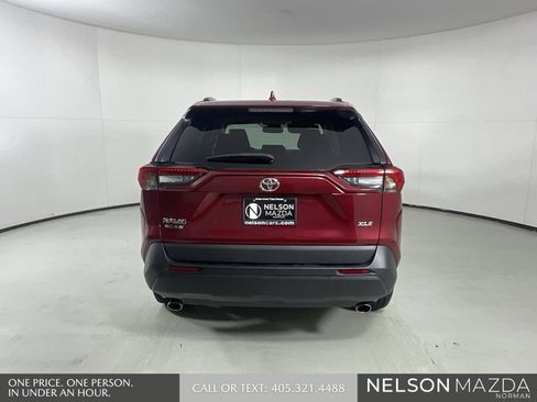 Used 2021 Toyota RAV4 XLE image 9