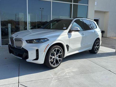 New 2026 BMW X5 sDrive40i w/ M Sport Package image 1