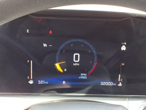 Used 2025 Chevrolet Trax LT image 27