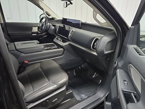 Certified 2025 Ford Expedition Active AWD/4WD image 20