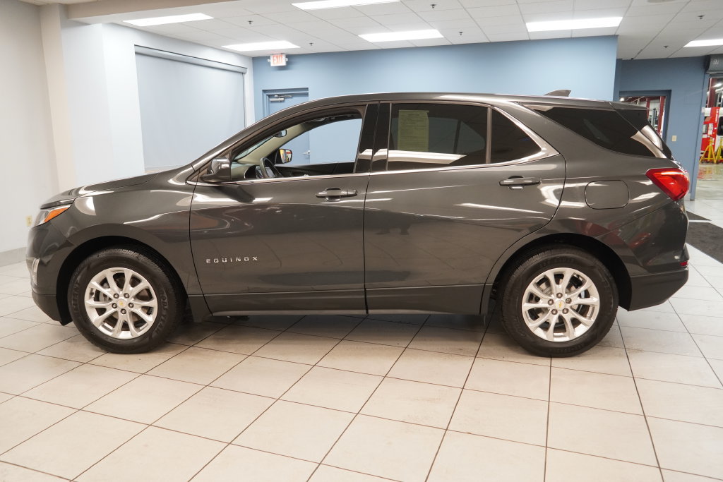 Used 2020 Chevrolet Equinox LT FWD image 2
