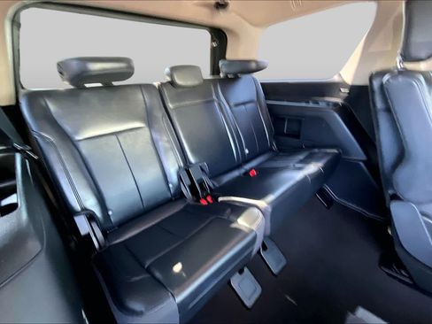 Used 2024 Ford Expedition XLT RWD image 18