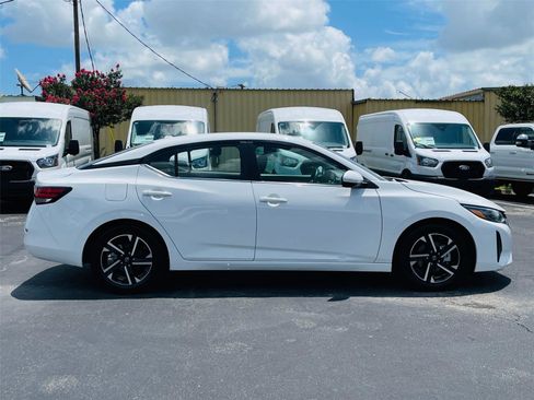 Used 2024 Nissan Sentra SV FWD image 3