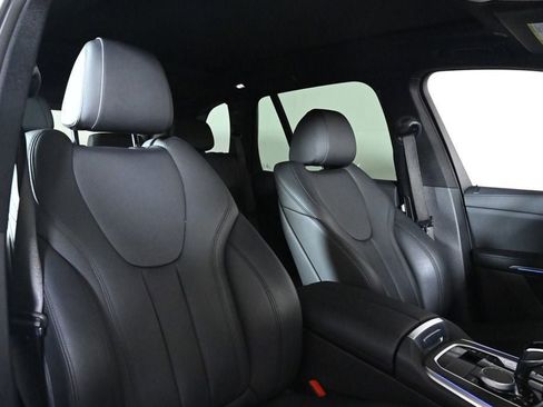 Used 2022 BMW X5 xDrive40i w/ Premium Package AWD/4WD image 16