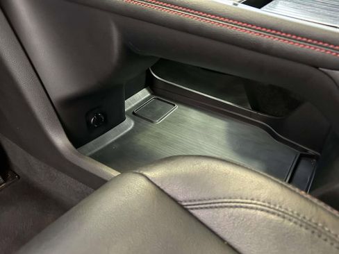 Used 2025 Toyota Sienna XSE FWD image 22