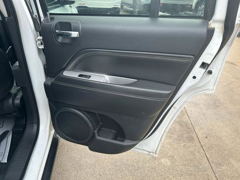 Used 2017 Jeep Compass High Altitude image 15