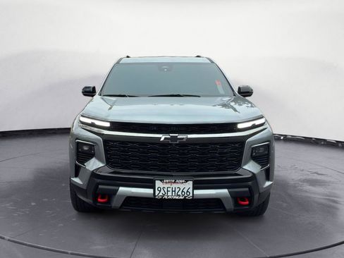 Used 2025 Chevrolet Traverse Z71 w/ Enhanced Driving Package AWD/4WD image 2