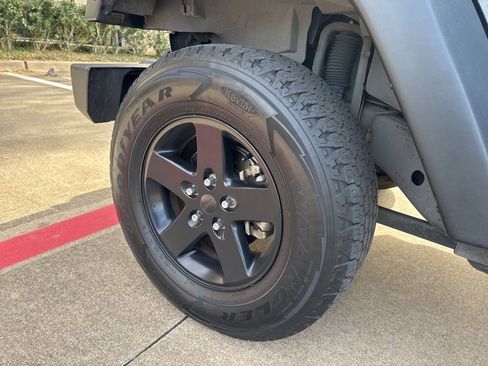 Used 2016 Jeep Wrangler Unlimited Black Bear image 16