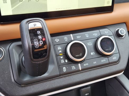 Certified 2024 Land Rover Defender 130 S image 21