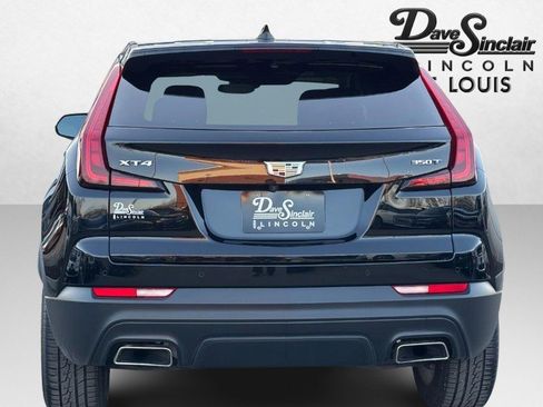 Used 2021 Cadillac XT4 Luxury w/ Cold Weather Package image 4