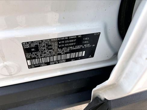 Used 2025 Toyota RAV4 XLE FWD image 37