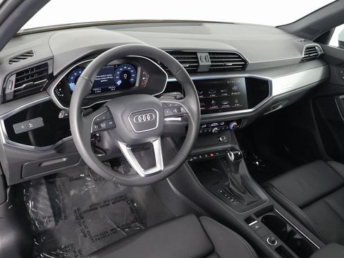Used 2025 Audi Q3 2.0T Premium w/ Convenience Package AWD/4WD image 7
