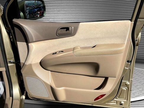 Used 2008 Kia Sedona LX image 27