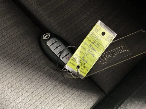 Used 2024 Nissan Altima 2.5 SV FWD image 19