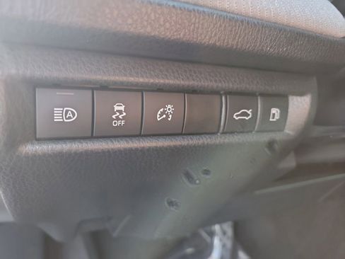 Used 2025 Toyota Camry SE image 32