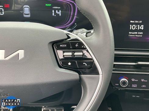 Used 2024 Kia Niro EX Touring image 39