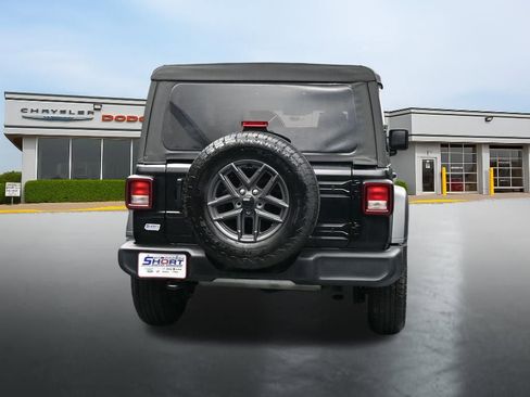 Used 2025 Jeep Wrangler Sport AWD/4WD image 4